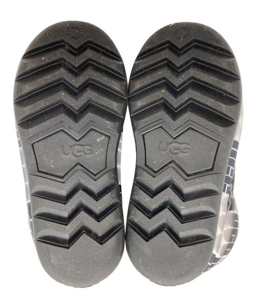 UGG（アグ）UGG (アグ) クラシック マキシ ウェーブレングス ショート ホワイト×ブラック サイズ:	SIZE 24cmの古着・服飾アイテム