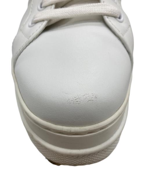 PRADA（プラダ）PRADA (プラダ) ヒールロゴローカットスニーカー ホワイト サイズ:SIZE 37の古着・服飾アイテム
