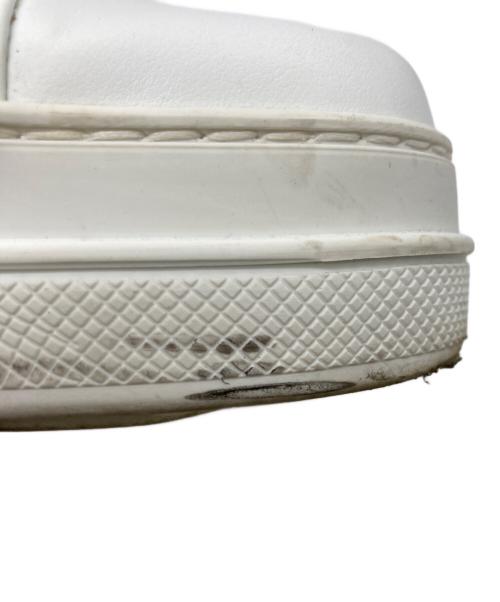 PRADA（プラダ）PRADA (プラダ) ヒールロゴローカットスニーカー ホワイト サイズ:SIZE 37の古着・服飾アイテム