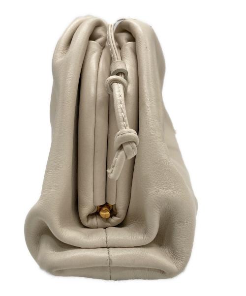 BOTTEGA VENETA（ボッテガベネタ）BOTTEGA VENETA (ボッテガベネタ) ミニザポーチ アイボリーの古着・服飾アイテム