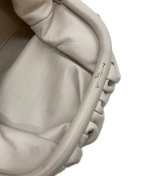 BOTTEGA VENETA（ボッテガベネタ）BOTTEGA VENETA (ボッテガベネタ) ミニザポーチ アイボリーの古着・服飾アイテム