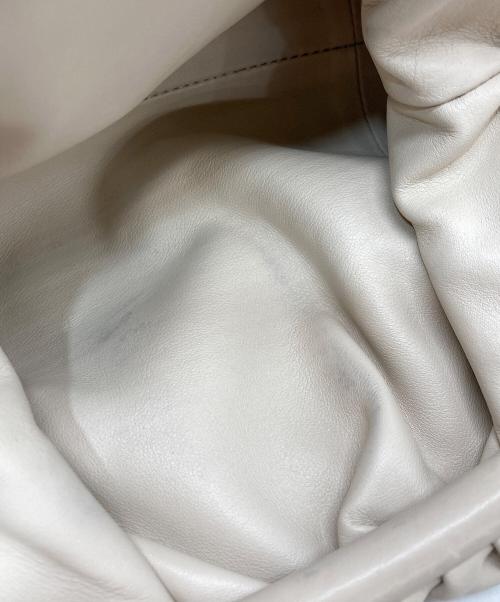 BOTTEGA VENETA（ボッテガベネタ）BOTTEGA VENETA (ボッテガベネタ) ミニザポーチ アイボリーの古着・服飾アイテム