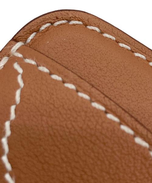 HERMES（エルメス）HERMES (エルメス) カードケース 《MagSafe》 エマン “シュヴァル” ゴールドの古着・服飾アイテム