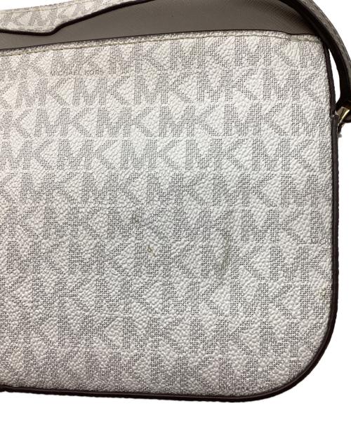 MICHAEL KORS（マイケル・コース）MICHAEL KORS (マイケル・コース) ショルダーバッグ ホワイトの古着・服飾アイテム