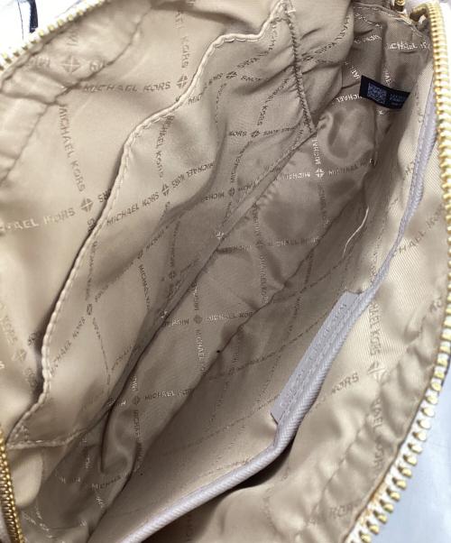 MICHAEL KORS（マイケル・コース）MICHAEL KORS (マイケル・コース) ショルダーバッグ ホワイトの古着・服飾アイテム