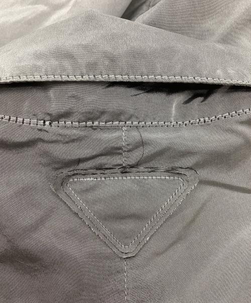 PRADA（プラダ）PRADA (プラダ) バックプリント シルクジャンプスーツ グレー サイズ:SIZE XSの古着・服飾アイテム