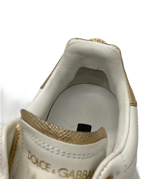 DOLCE & GABBANA（ドルチェ＆ガッバーナ）DOLCE & GABBANA (ドルチェ＆ガッバーナ) フェイクパールローカットスニーカー ホワイト サイズ:	SIZE 36 1/2の古着・服飾アイテム