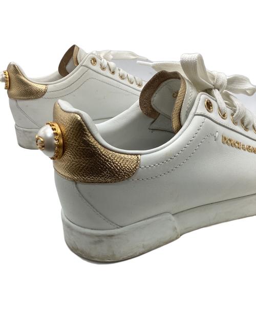 DOLCE & GABBANA（ドルチェ＆ガッバーナ）DOLCE & GABBANA (ドルチェ＆ガッバーナ) フェイクパールローカットスニーカー ホワイト サイズ:	SIZE 36 1/2の古着・服飾アイテム