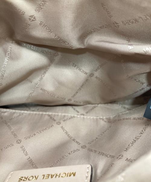 MICHAEL KORS（マイケル・コース）MICHAEL KORS (マイケル・コース) ショルダーバッグ ベージュの古着・服飾アイテム