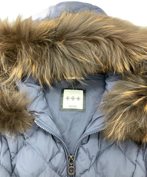 TATRAS（タトラス）TATRAS (タトラス) キルティングラクーンファー付きロングダウンコート ネイビー サイズ:SIZE 01の古着・服飾アイテム