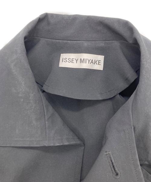 ISSEY MIYAKE（イッセイミヤケ）ISSEY MIYAKE (イッセイミヤケ) トレンチコート ブラック サイズ:SIZE 2の古着・服飾アイテム
