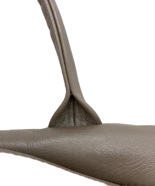 ear PAPILLONNER（イアパピヨネ）ear PAPILLONNER (イアパピヨネ) エンボスボストンバッグの古着・服飾アイテム