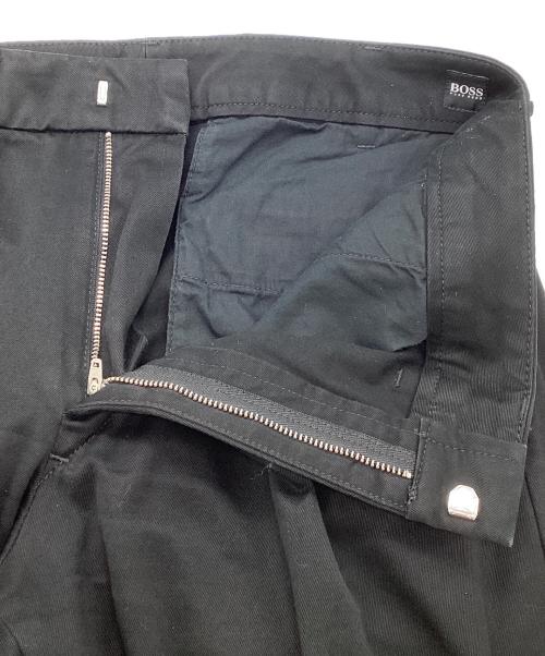 HUGO BOSS（ヒューゴ ボス）HUGO BOSS (ヒューゴ ボス) コットンパンツ ブラック サイズ:SIZE 48の古着・服飾アイテム