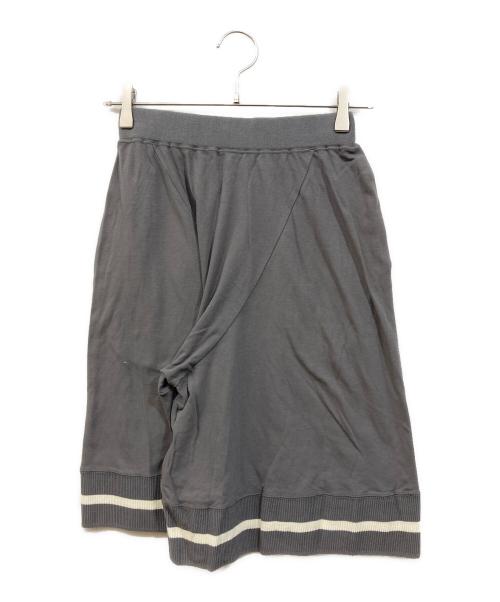 ISSEY MIYAKE（イッセイミヤケ）ISSEY MIYAKE (イッセイミヤケ) ハーフパンツ グレー サイズ:Ｍの古着・服飾アイテム
