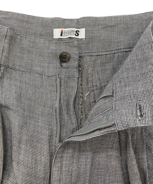 I.S. ISSEY MIYAKE（イッセイ ミヤケ）I.S. ISSEY MIYAKE (イッセイ ミヤケ) リネン混テーパードパンツ グレー サイズ:9の古着・服飾アイテム