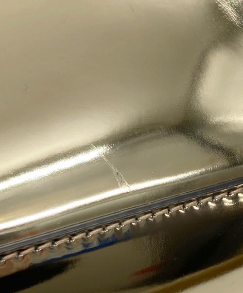 N°21（ヌメロヴェントゥーノ）N°21 (ヌメロヴェントゥーノ) 2WAYロゴミラーバッグ ゴールドの古着・服飾アイテム