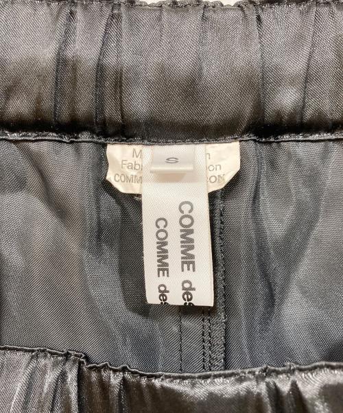 COMME des GARCONS COMME des GARCONS（コムデギャルソン コムデギャルソン）COMME des GARCONS COMME des GARCONS (コムデギャルソン コムデギャルソン) サテンプリーツスカート ブラック サイズ:SIZE Sの古着・服飾アイテム