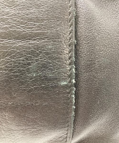 VALENTINO（ヴァレンティノ）VALENTINO (ヴァレンティノ) ロゴ型押しチェーンショルダーバッグ ブラックの古着・服飾アイテム