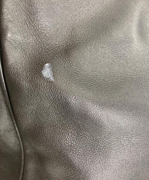 VALENTINO（ヴァレンティノ）VALENTINO (ヴァレンティノ) ロゴ型押しチェーンショルダーバッグ ブラックの古着・服飾アイテム