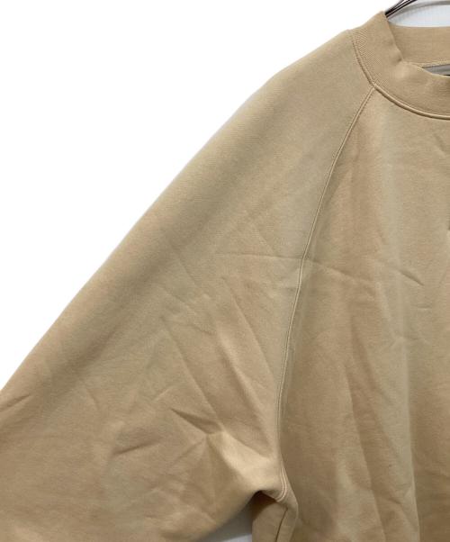 FOG ESSENTIALS（フィアオブゴッド エッセンシャル）FOG ESSENTIALS (フィアオブゴッド エッセンシャル) クルーネックスウェット ベージュ サイズ:	SIZE Lの古着・服飾アイテム