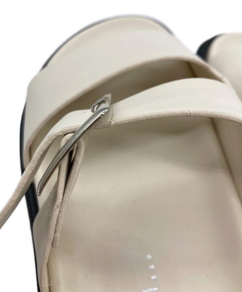 MOHI（モヒ）MOHI (モヒ) 2ベルトフラットサンダル アイボリー サイズ:SIZE 23.5cmの古着・服飾アイテム