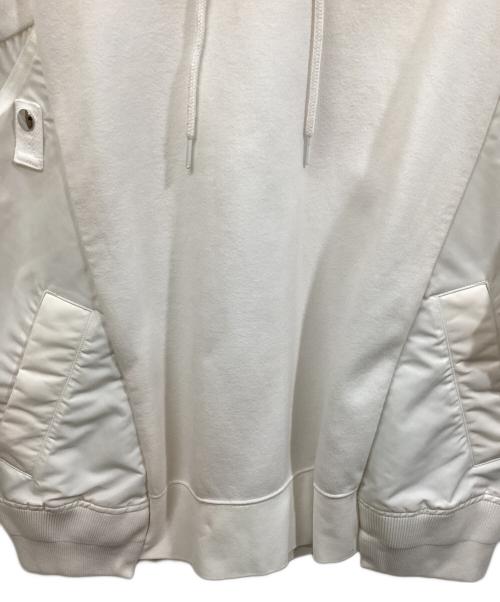 NIKE（ナイキ）NIKE (ナイキ) sacai (サカイ) NRG HOODY 再構築 フーディー ドッキング パーカー アイボリー サイズ:	SIZE Mの古着・服飾アイテム