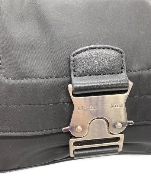 Matin Kim（マーティン・キム）matin kim (マーティン・キム) MINI BUCKLE BAG ブラックの古着・服飾アイテム