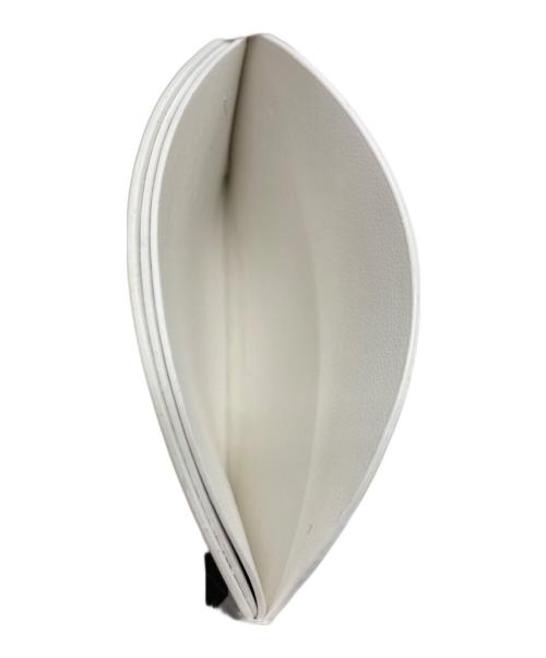 MM6 Maison Margiela（エムエムシックスメゾンマルジェラ）MM6 Maison Margiela (エムエムシックスメゾンマルジェラ) レザーカードケース ホワイト×ブラックの古着・服飾アイテム