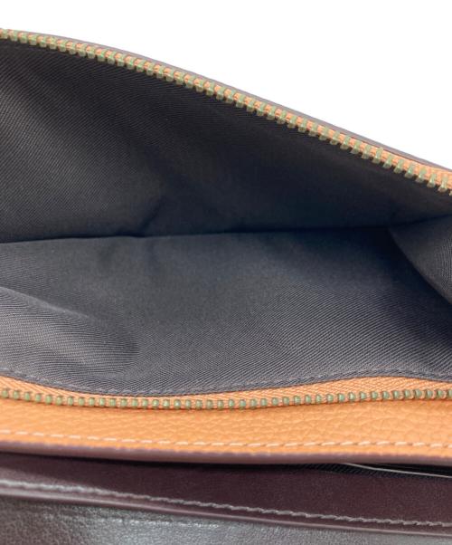 COACH（コーチ）COACH (コーチ) ヘイデン・フォールドオーバー・クロスボディ・クラッチ オレンジの古着・服飾アイテム