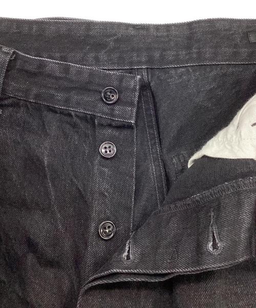 COMOLI（コモリ）COMOLI (コモリ) デニム ベルテッドパンツ ブラック サイズ:3の古着・服飾アイテム