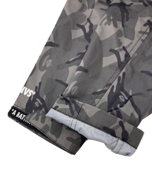 Aape BY A BATHING APE（エーエイプ バイ アベイシングエイプ）AAPE BY A BATHING APE (エーエイプ バイ アベイシングエイプ) カモフラマウンテンパーカー グレー サイズ:	SIZE Mの古着・服飾アイテム