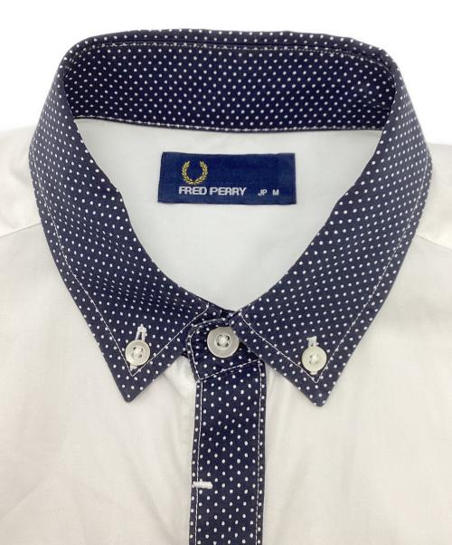 FRED PERRY（フレッドペリー）FRED PERRY (フレッドペリー) シャツ ホワイト サイズ:Mの古着・服飾アイテム