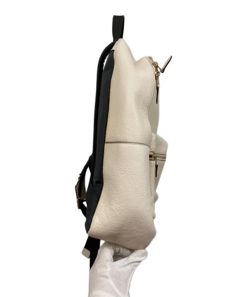 COACH（コーチ）COACH (コーチ) チャーリーバックパック アイボリーの古着・服飾アイテム