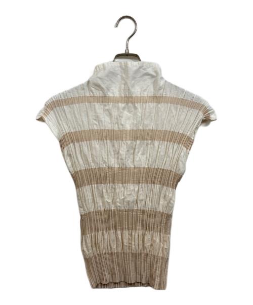 ISSEY MIYAKE（イッセイミヤケ）ISSEY MIYAKE (イッセイミヤケ) ショートスリーブプリーツブラウス ベージュ サイズ:SIZE 2の古着・服飾アイテム