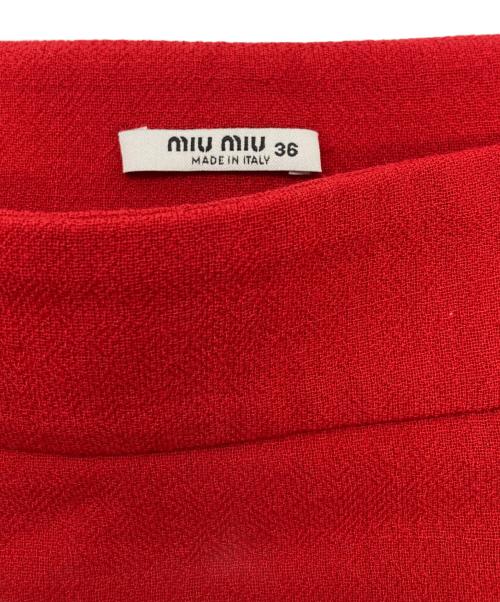 MIU MIU（ミュウミュウ）MIU MIU (ミュウミュウ) フラワースタッズ装飾ウールスカート レッド サイズ:36の古着・服飾アイテム