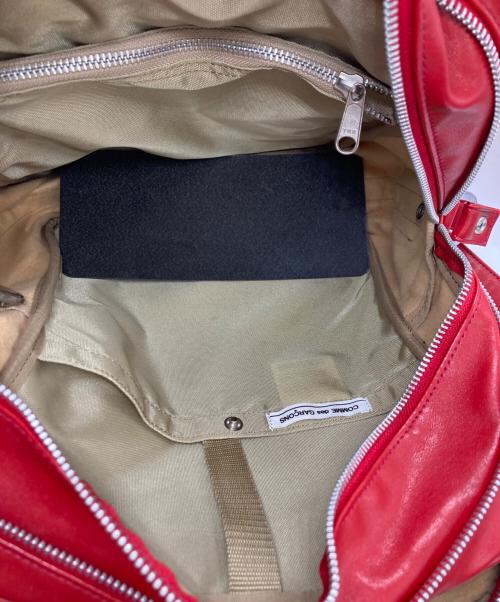 COMME des GARCONS（コムデギャルソン）COMME des GARCONS (コムデギャルソン) フェイクレザーショルダーバッグ レッドの古着・服飾アイテム