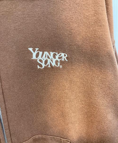 YOUNGER SONG（ヤンガーソング）YOUNGER SONG (ヤンガーソング) over dye universal logo zip hoodie ブラウン サイズ:	SIZE Mの古着・服飾アイテム