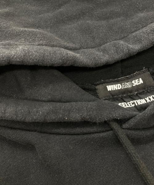 WIND AND SEA（ウィンダンシー）WIND AND SEA (ウィンダンシー) GOD SELECTION XXX (ゴッド セレクション トリプルエックス) コラボパーカー ブラック サイズ:SIZE Mの古着・服飾アイテム