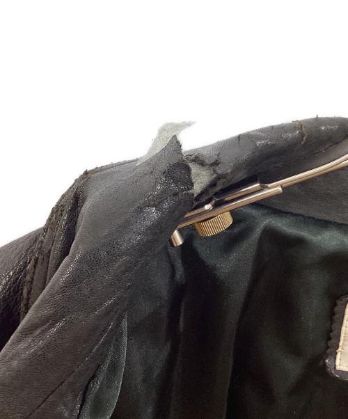 VALENTINO UOMO（ヴァレンティノ ウモ）VALENTINO UOMO (ヴァレンティノ ウモ) レザーブルゾン レッド×ブラック サイズ:	SIZE 44の古着・服飾アイテム