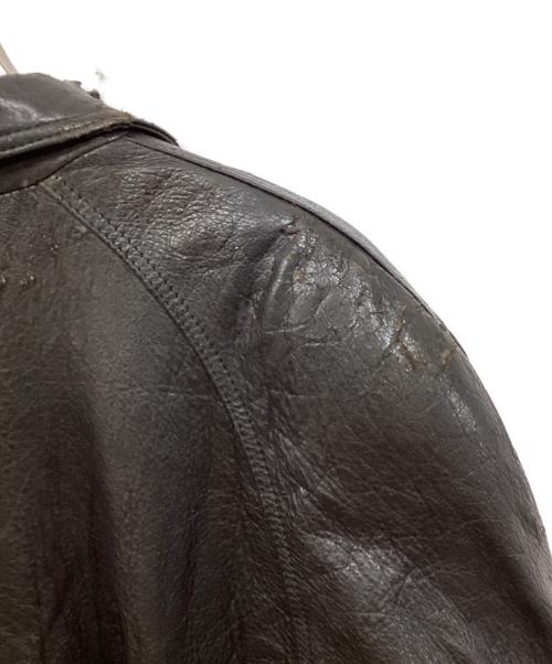 VALENTINO UOMO（ヴァレンティノ ウモ）VALENTINO UOMO (ヴァレンティノ ウモ) レザーブルゾン レッド×ブラック サイズ:	SIZE 44の古着・服飾アイテム