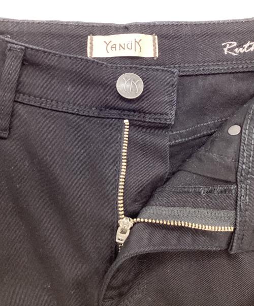 YANUK（ヤヌーク）YANUK (ヤヌーク) スリムテーパードパンツ ブラック サイズ:	SIZE 23の古着・服飾アイテム