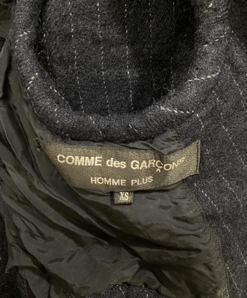 COMME des GARCONS HOMME PLUS（コムデギャルソンオムプリュス）COMME des GARCONS HOMME PLUS (コムデギャルソンオムプリュス) 穴あき裁断ウールホーリージャケット ネイビー サイズ:SIZE XSの古着・服飾アイテム