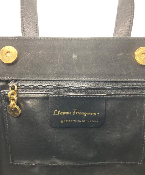 Salvatore Ferragamo（サルヴァトーレ フェラガモ）Salvatore Ferragamo (サルヴァトーレ フェラガモ) ヴェラリボンハンドバッグ ブラックの古着・服飾アイテム