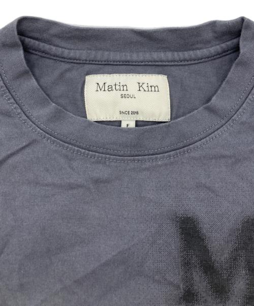 Matin Kim（マーティン・キム）Matin Kim (マーティン・キム) ロゴTシャツ グレー サイズ:Freeの古着・服飾アイテム
