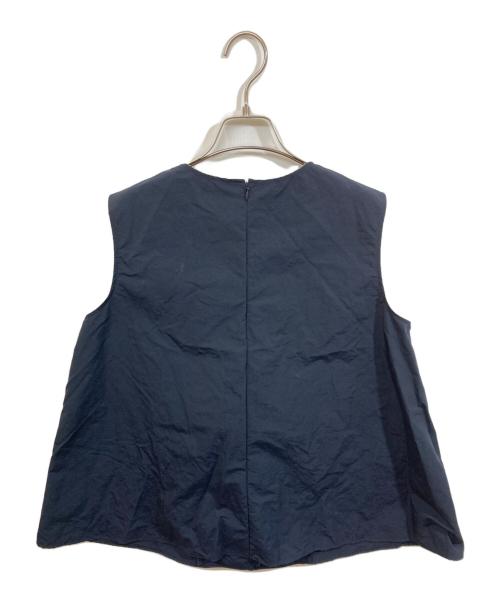 R（アール）R (アール) ウエストリボンノースリーブブラウス ネイビー サイズ:46の古着・服飾アイテム