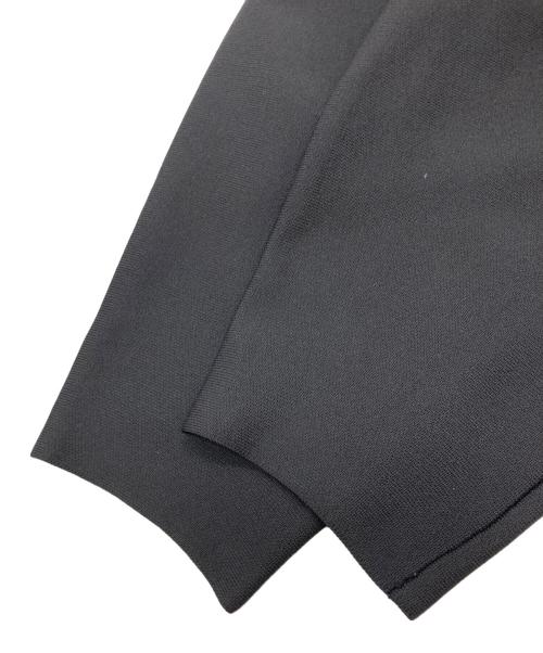 UNFILO（アンフィーロ）UNFILO (アンフィーロ) VERY (ヴェリィ) 2WAY ペプラムカーディガン ブラック サイズ:XXLの古着・服飾アイテム