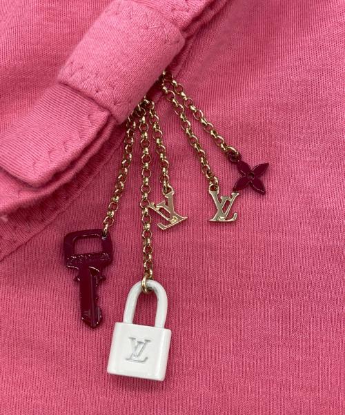 LOUIS VUITTON（ルイ ヴィトン）LOUIS VUITTON (ルイ ヴィトン) チャーム付Tシャツ ピンク サイズ:SIZE Sの古着・服飾アイテム