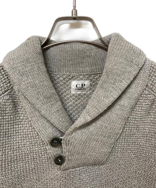 C.P COMPANY（シーピーカンパニー）C.P COMPANY (シーピーカンパニー) ショールカラーニット グレー サイズ:SIZE 48の古着・服飾アイテム