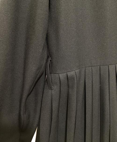 UNITED TOKYO（ユナイテッドトーキョー）UNITED TOKYO (ユナイテッドトーキョー) アシンメトリープリーツワンピース ブラック サイズ:SIZE 0の古着・服飾アイテム