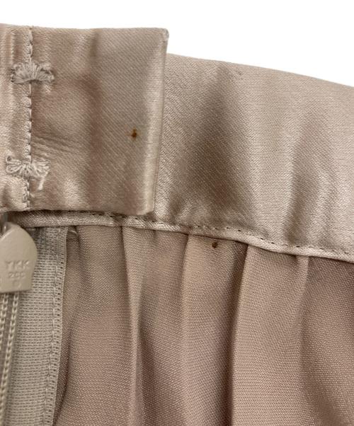 23区（ニジュウサンク）23区 (ニジュウサンク) レザーライク プリーツスカート ベージュ サイズ:	SIZE 50の古着・服飾アイテム